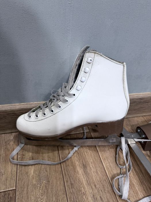 Коньки  39,35 размер