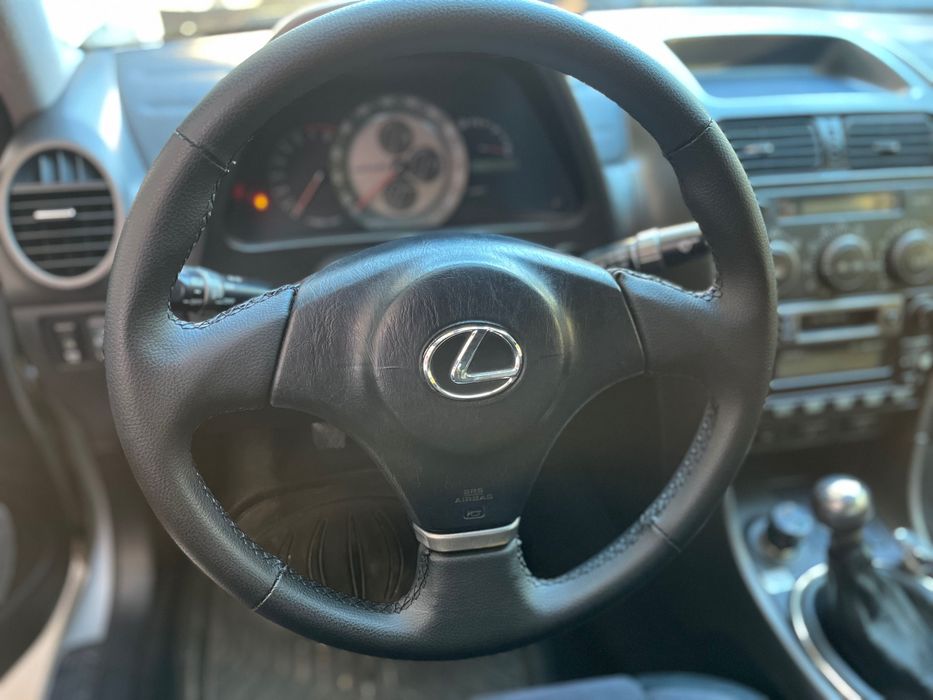 Волан за Lexus претапициран