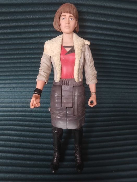 Star Wars Qi’Ra Corellia - 100% оригинална сувенирна кукла Hasbro