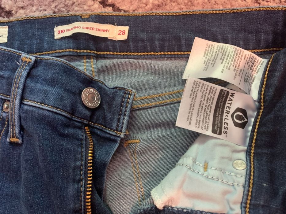 Blugi Levi’s Super Skinny-REDUCERE DE SĂRBĂTORI!! DOAR 125 lei!!