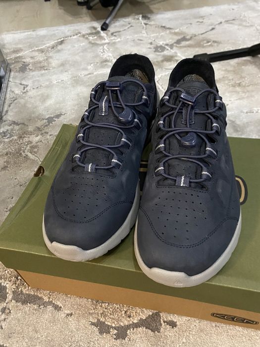 Adidasi barbati Keen