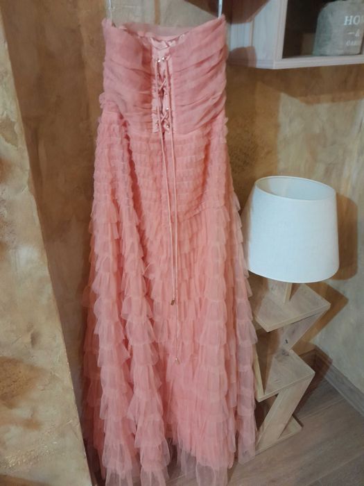 Официална рокля в цвят корал