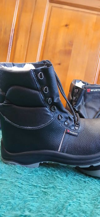 Високи зимни обувки