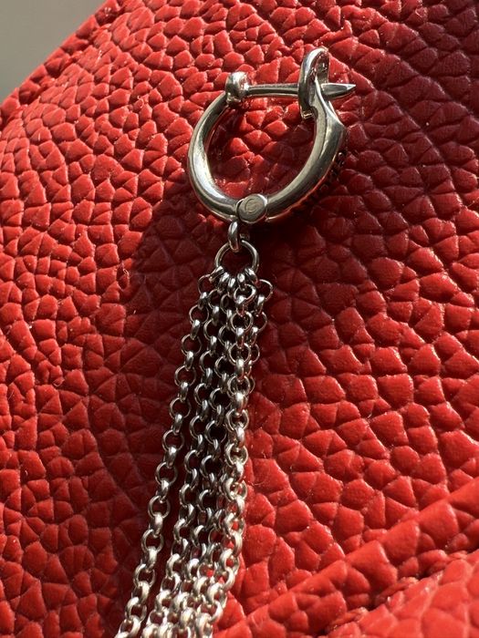 Поодам серебренную моносерьгу