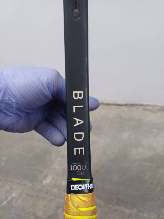 Rachetă Tenis Wilson Blade 100UL V7.0 (265g) – Stare Foarte Bună