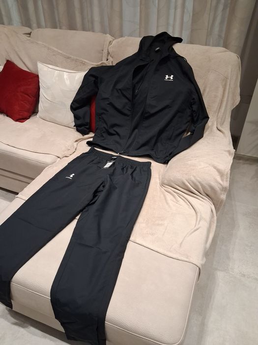 Черен спортен комплект/анцуг Under armour