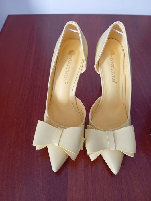 Продам Туфли новые