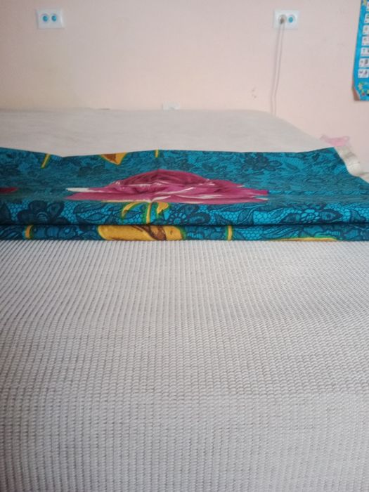 Продам шторы  на окно или двери