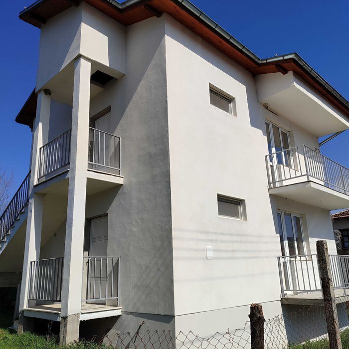 Продава къща с акт 16