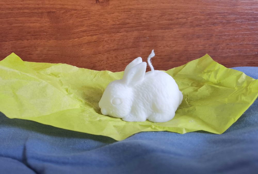 Две свещи с формата на зайче и мида- цени в описанието