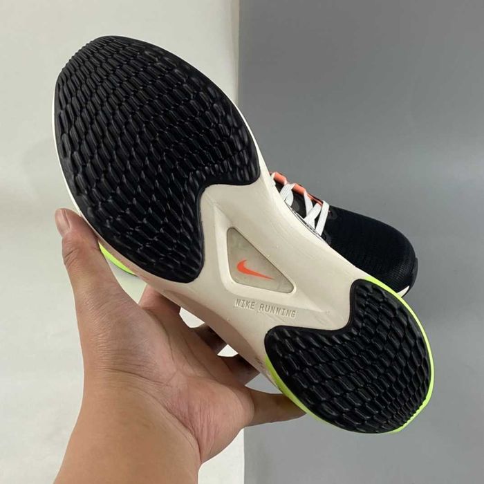 Мъжки маратонки Nike Air Zoom Fly 5 black ghost green размери 42 и 43