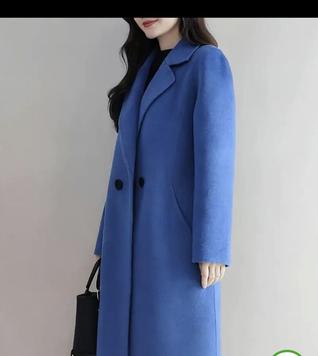 Женское пальто голубое