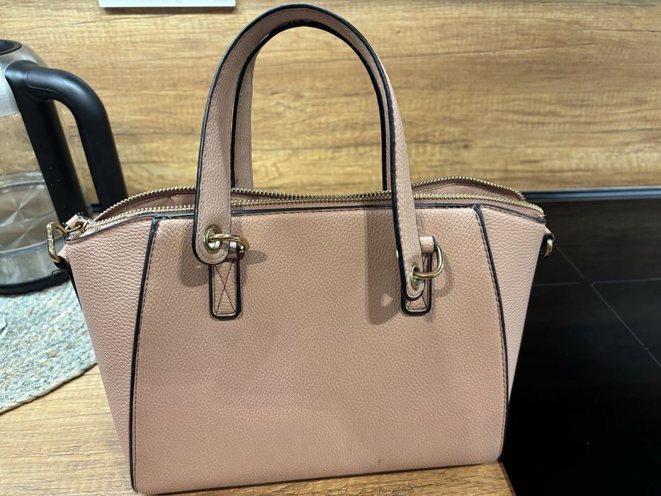 дамска кожена чанта