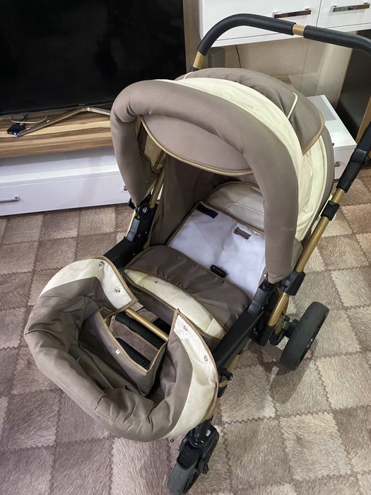 Коляска всесезонная