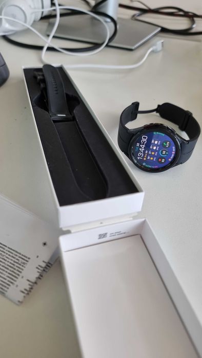 Samsung 6 Classic 47 мм като нов -- оставаща гаранция