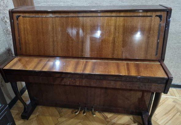 Srocna. Lirika pianina