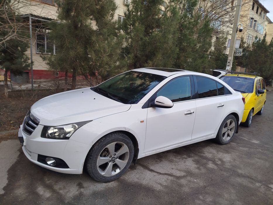 Chevrolet Cruze Sotiladi