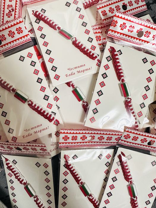 Ръчно правени мартеници