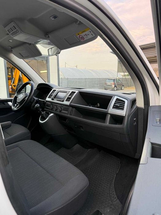 VW Caravelle 8+1 2.0TDI 150CP