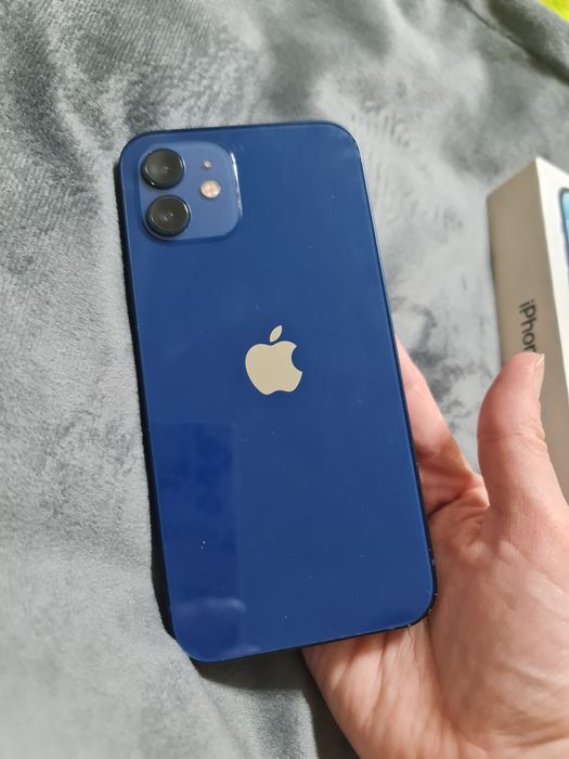 Iphone 12. 128 Гб. С коробкой. Акб 76%