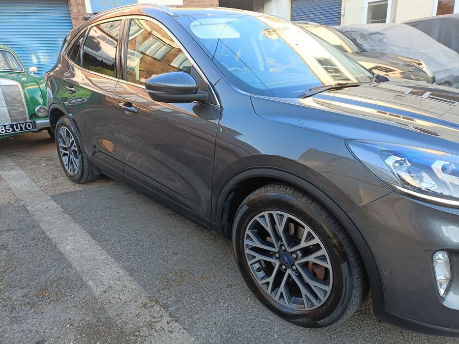 Ford Kuga 2.5l PHEV