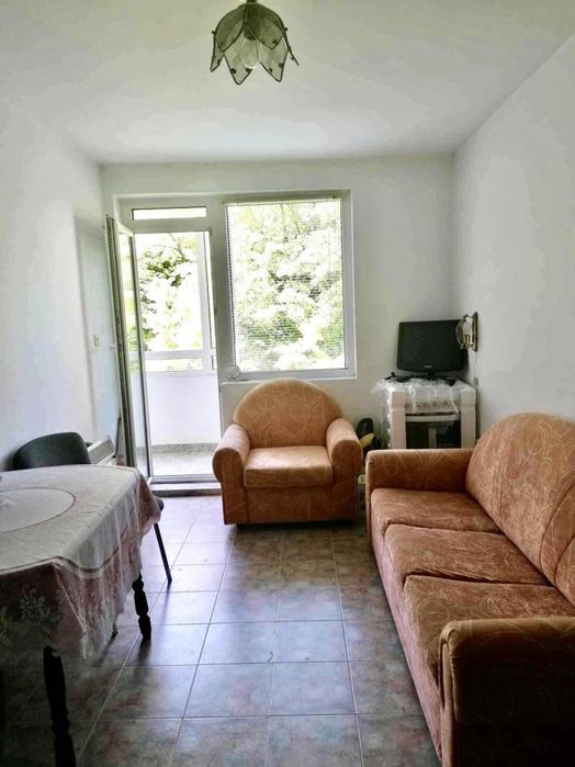 Дава се под наем Двустаен апартамент в Варна, Червен площад - 60 кв.м за 459 € - Снимка #1