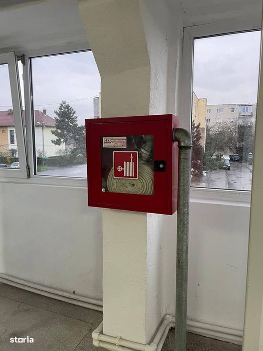 De Vânzare sau Închiriere 
Spatiu Comercial/ Administrativ P+1E