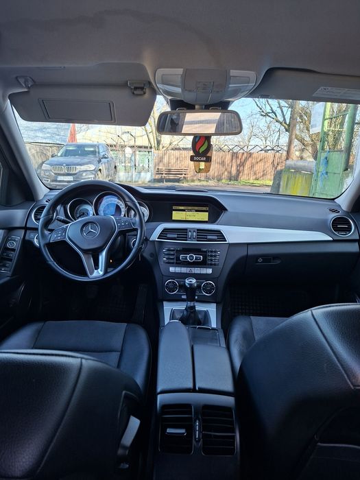 Vând mercedes C 2011 Facelift