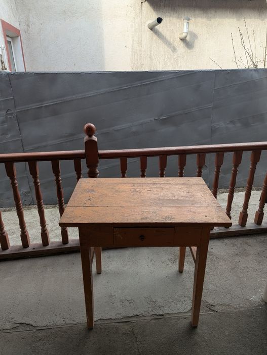 Стол коричневый длина 76