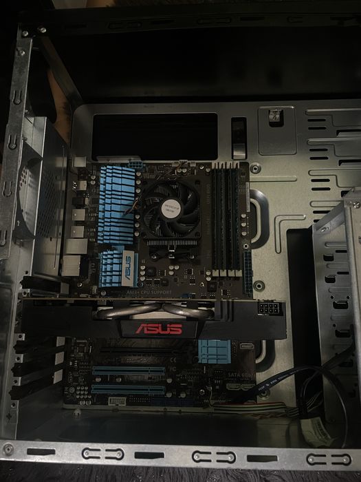 Vand Unitate Pc Fara Sursa
