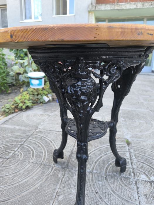 Масивни метални маси