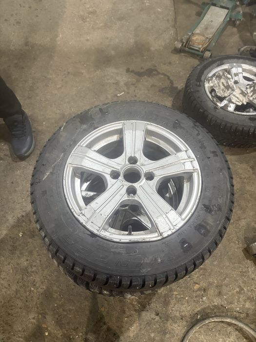 Продам шины 4 штуки в комплекте