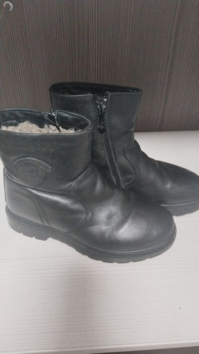 Продам зимнюю обувь для мальчика