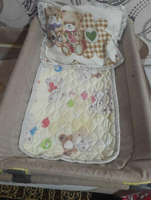 Детский кровать с манежом в хорошем состоянии