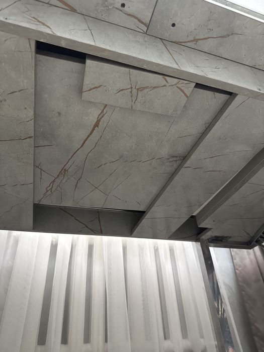 Стол кухонный и в готсинную