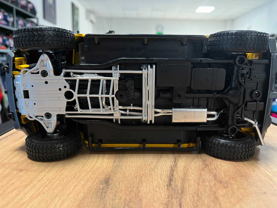 Метална колекционерска количка модел  MAISTO HAMMER H2  мащаб 1:18