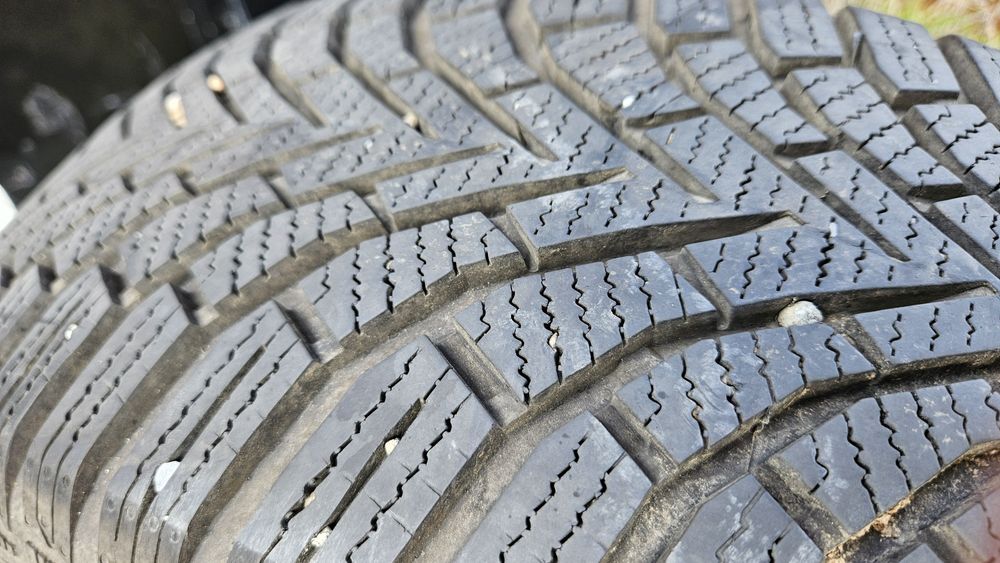 2бр гуми 215 65 16 дот 24 сайлун sailum