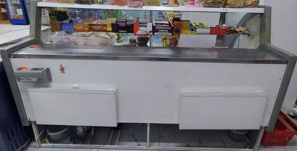 Морозильник б/у хорошо работает.