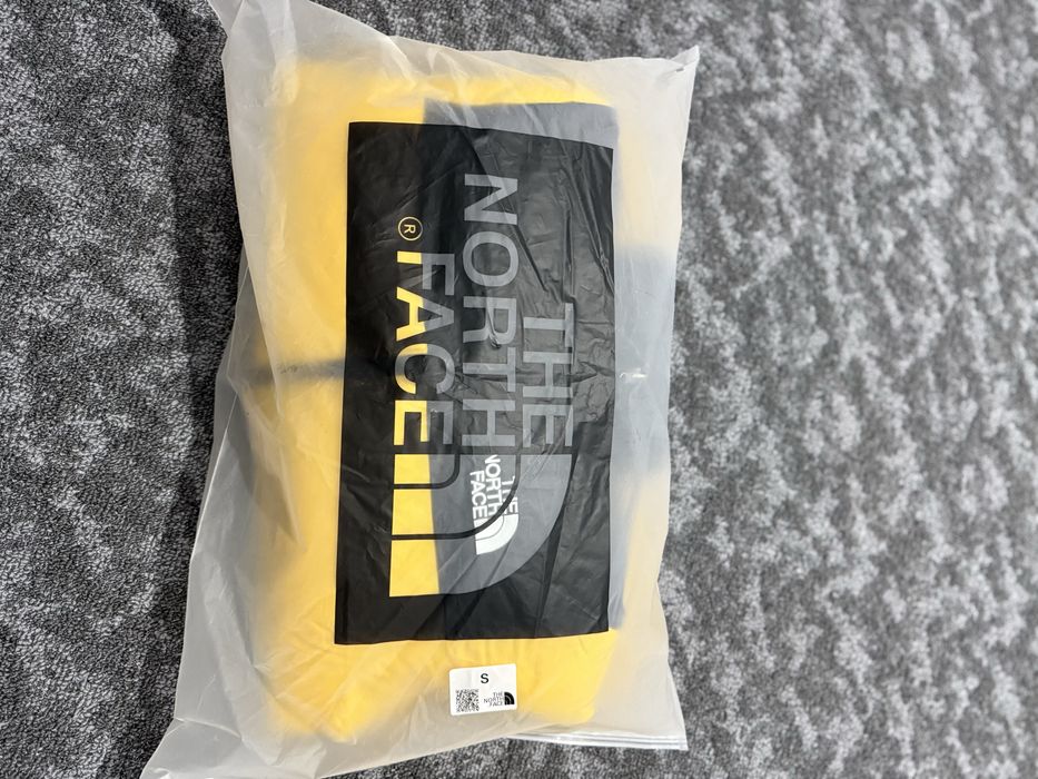 The North Face Jacheta uptse 1996 marimea xs si S