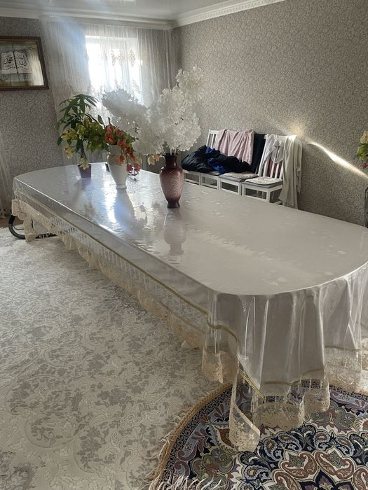 Стол для гостинной