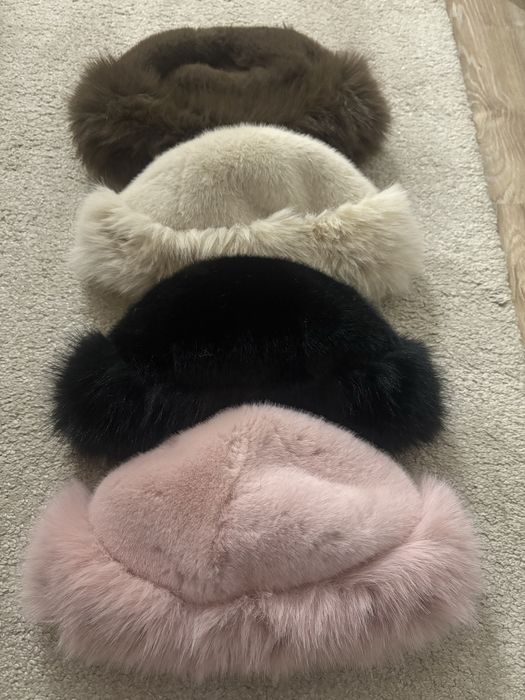 Пухени дамски шапки