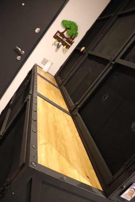 Comoda cu 2 usi tip plasa si lemn, orice dimesiune, stil industrial