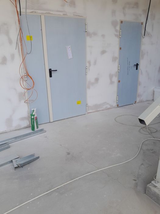 Montaj uși metalice și de interior