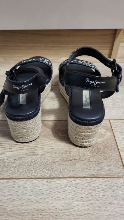 Сандали Pepe Jeans