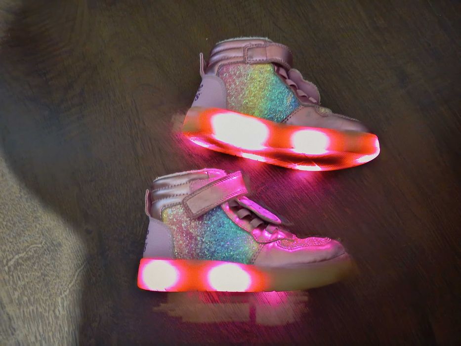 H&M Светещи детски боти номер 28 Care bears