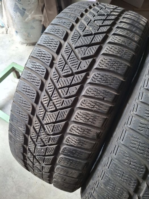 2  Anvelope  de iarnă  255 45 r19 Pirelli