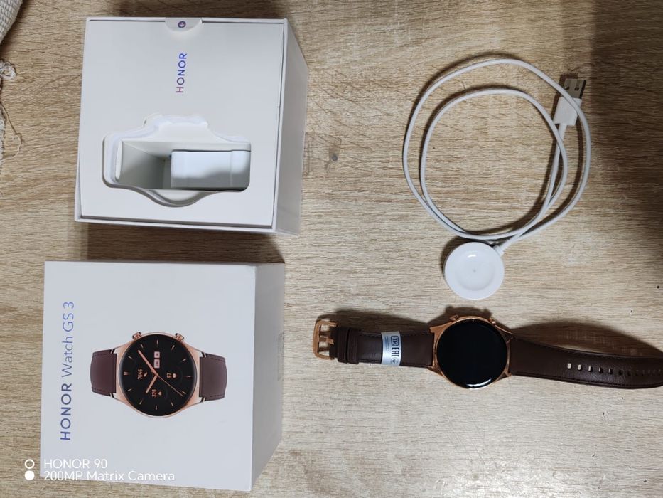 Продам  смарт-часы HONOR Watch GS 3
