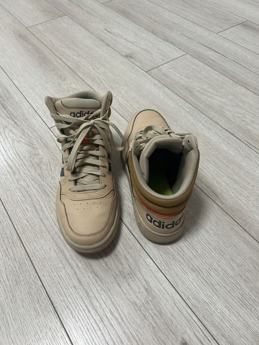 Adidas hoobs 3.0 mid