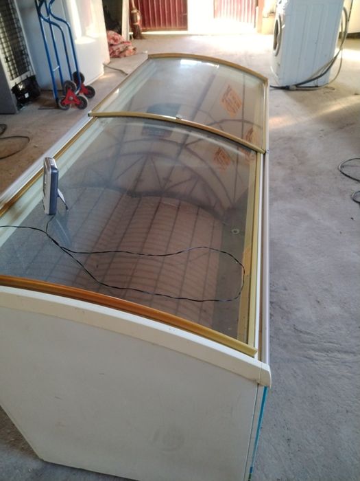 Vitrină frigorifică