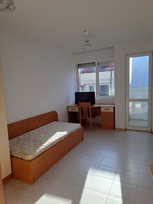 Дава се под наем Тристаен апартамент в Варна, Колхозен пазар - 72 кв.м за 510 € - Снимка #2